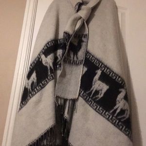 Alpaca Llama Wool Poncho